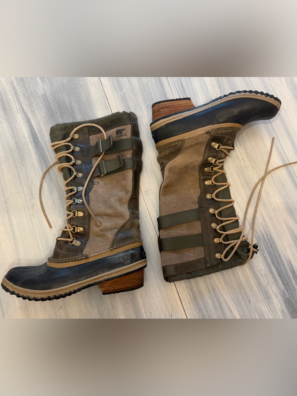 Sorel Women’s Conquest Carly II Waterproof Riding Snow Boots Size 9 Brown/Green